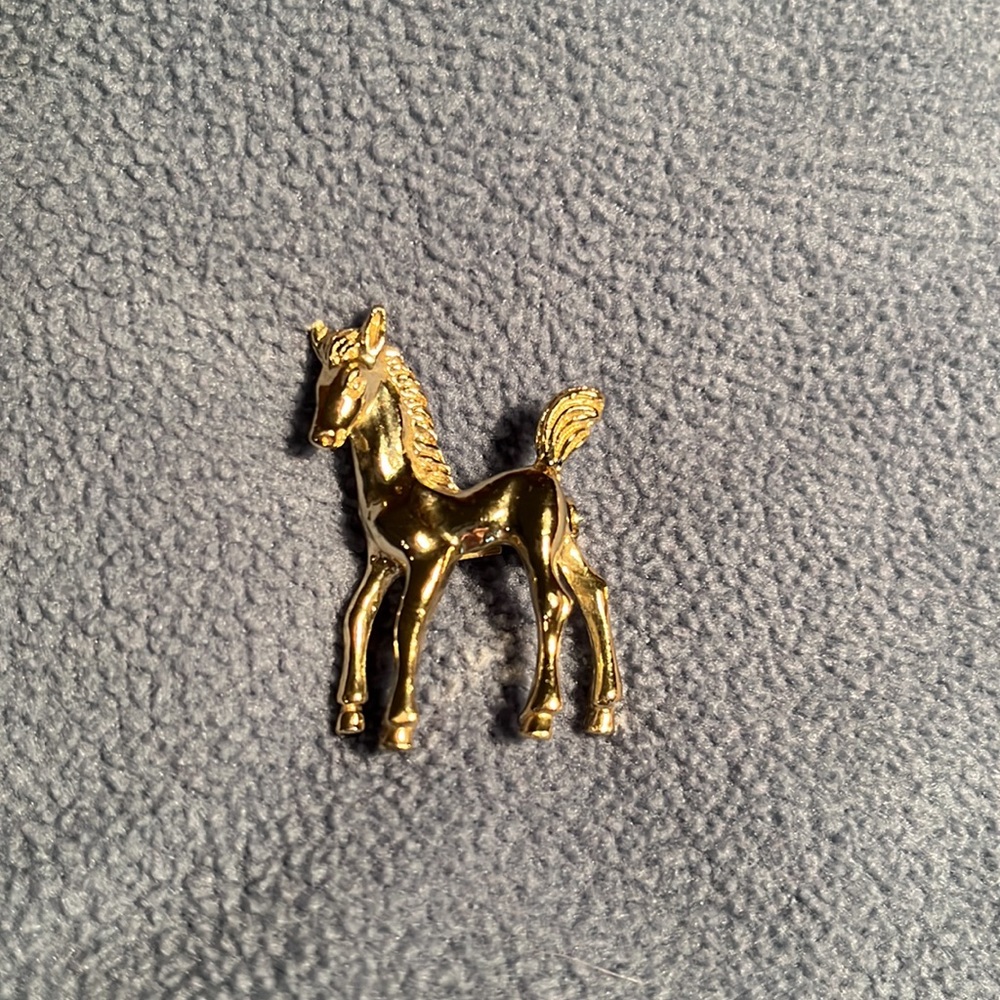 2 brooches. Teddy Bear and horse. Gold tone - Picture 5 of 8
